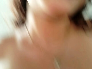 Cachonda hermanastra latina le encanta chupar la verga de su hermanastro y ser follada por el co&ntilde_o - PORNO AMATEUR