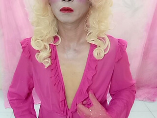 Oanh Le transgender wearing sexy clothes, pornography, gentle cock jerking is too happy