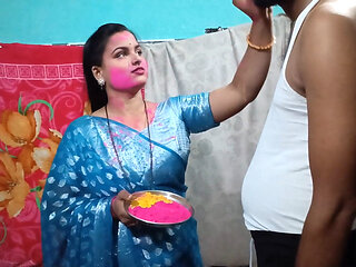 If Desi Bhabhi's husband did not come home in Holi, then Holi was celebrated with brother-in-law, so brother-in-law sister-in-law.