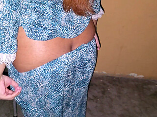 Desi Indian bhabi big boobs 9 months pregnant big ass