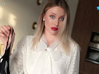 My Stepmom Jerked off Her Panties and Let Me Fuck Her, Tearing Her Tights!