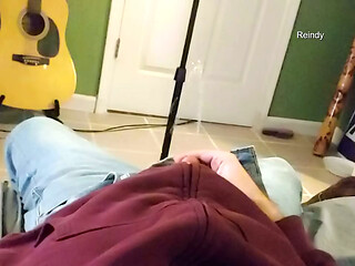 One camera angle of me pissing all over myself then jerking off.