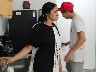 Big ass stepmom riding her horny stepson's cock - Porn in Spanish