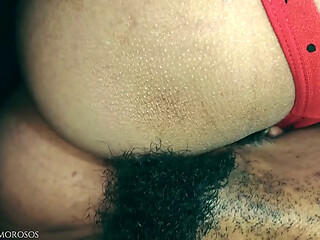 Cremosa fodendo com sua buceta recheada de esperma na cabine Glory Hole