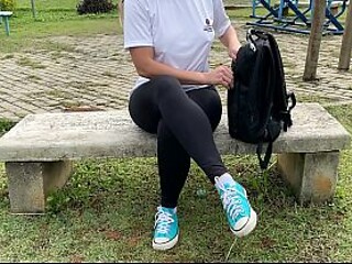 Maria Eduarda had sex in front of the school in a car with a married teacher.