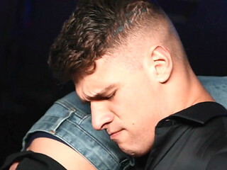 Men - the Bootyguard Gets Head From Cute Twink
